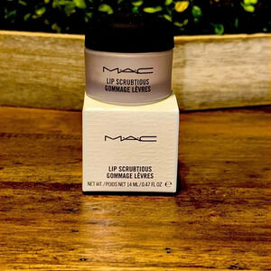 NWT MAC COSMETICS LIP SCRUBTIOUS SWEET VANILLA 0.5 fl oz 14ml skincare cosmetics